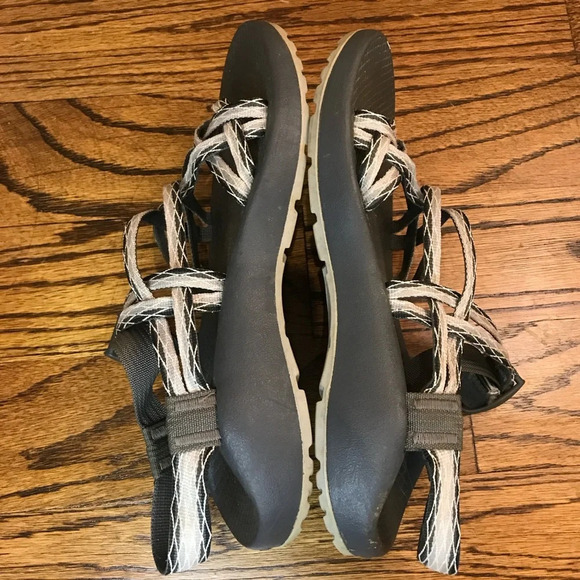 Womens chaco size 8 - Picture 2 of 5